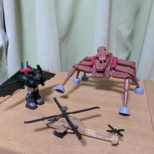 デザートガンナー＆ハングライダーソルティックＨ８＆戦闘用ヘリ デザートガンナー＆ハングライダーソルティックH8＆戦闘用ヘリ