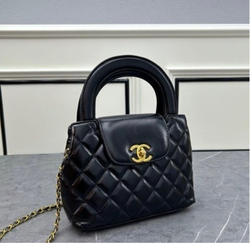シャネル CHANEL  ミニショッピングバック01