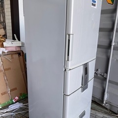 引越しで要らなくなった大型冷蔵庫、あげます。引取限定