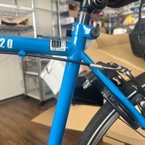 使用回数3回、室内保管)ADEL28インチ 自転車