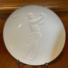 プレミア　ノリタケ　ボーンチャイナモールドゴルファー飾り皿