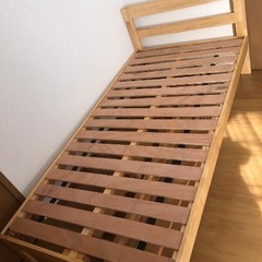 シングルベッド100x90cmは分解でき、持ち運びが簡単です。