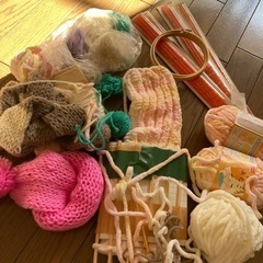 毛糸、編み針、刺繍の枠など　引き取り者様決定