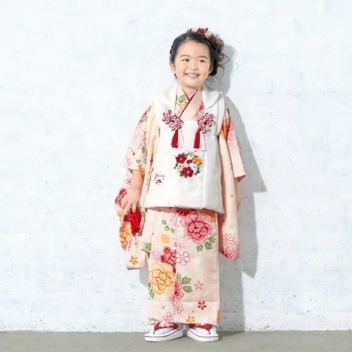 七五三 着物 女の子 三歳 白 ピンク 牡丹 菊 刺繍 被布着 きもの 和服