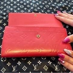ルイヴィトン★  ポルトフォイユサラ★ヴェルニ★ピンク★美品★本物保証