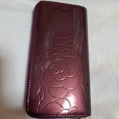 紫 エナメル財布