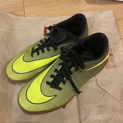 NIKE フットサルシューズ　24.5cm