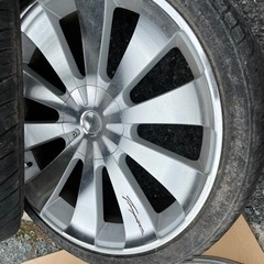 ロクサーニテンペスト19インチ