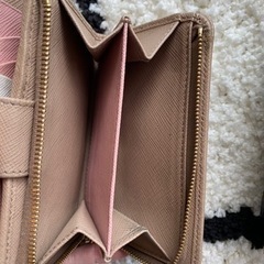 プラダ  財布