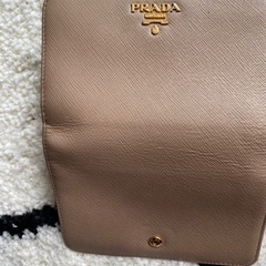 プラダ  財布