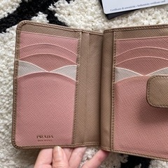 プラダ  財布