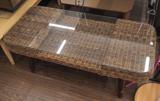 札幌発 籐編み テーブル ラタンテーブル ガラス天板 横幅約 112㎝ 縦幅約 51㎝ 高さ約 40㎝