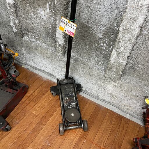【中古】【動作OK】【店頭引取限定】3ｔ　油圧式ジャッキ　11,000円（税込）