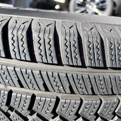 スタッドレスタイヤ 225/65 R17アルミホイール付き4本
