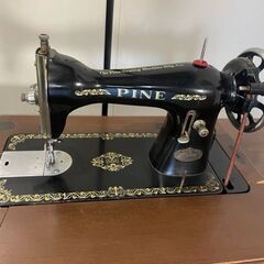 DIYお好きな方　足踏みミシン　アンティーク家具でも使えます♪　PINE　アンティーク DIYお好きな方 足踏みミシン アンティーク家具でも使えます♪ PINE
