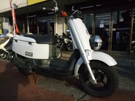 NO.4824　ＶＯＸ（ヴォックス）　水冷４サイクルエンジン　ＦＩ車　パールホワイト　☆彡