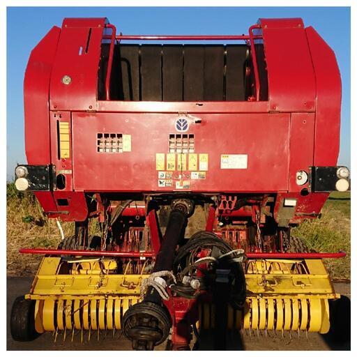 NEW HOLLAND BR740 ロールベーラー