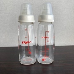 【中古】哺乳瓶 2本セット 乳首付き