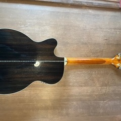 Greg Bennett / OM8CE エレアコ