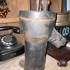 レトロ　アンティーク　ビンテージ　鋳物の井戸手押しポンプ