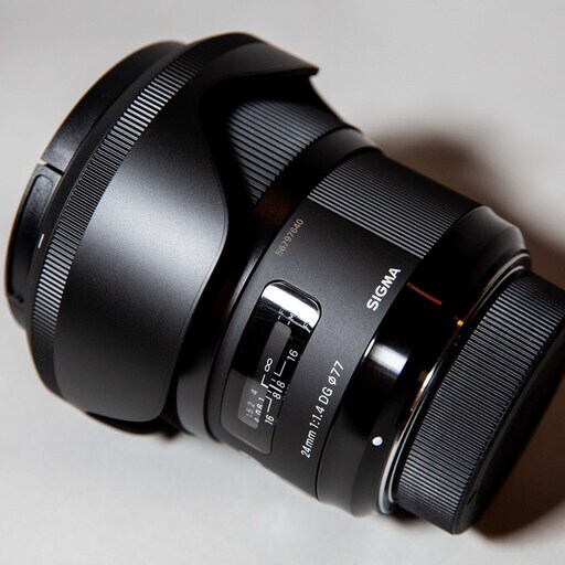 【新品】Sigma 24mm F1.4 DG HSM Art ニコンF シグマ Nikon 広角　単焦点 箱・保証書付き