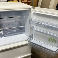 札幌引取り歓迎 美品 19年製 AQUA アクア 238L 3ドア冷凍冷蔵庫 AQR-SV24J-W 右開き ミルク