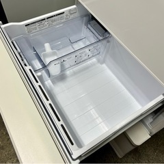 札幌引取り歓迎 美品 19年製 AQUA アクア 238L 3ドア冷凍冷蔵庫 AQR-SV24J-W 右開き ミルク