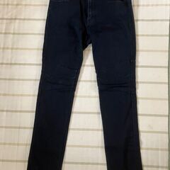 GU　紺黒色ズボン（収縮スリムタイプ）　メンズ  美品