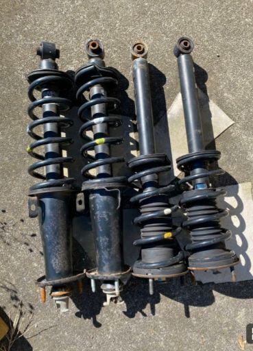 18クラウン 純正サスペンション 18クラウン純正サスペンション 車用サスペンション 18 クラウン」の