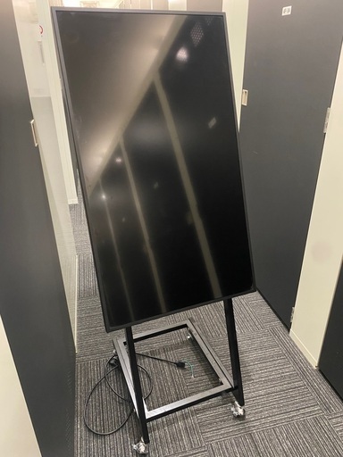 Hyundai D43AMD 屋内サイネージ　看板　電子看板