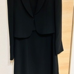 ブラックフォーマル(礼服)　7号　リクルートスーツ付き