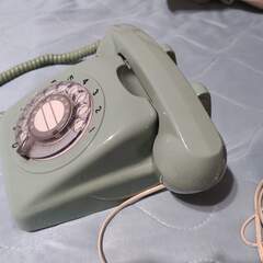 レトロなダイヤル式電話