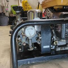 【中古】エンジン動噴 Robin EH12「富士ロビン㈱」 中古】エンジン動噴 Robin EH12「富士ロビン㈱」