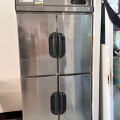 4面冷凍冷蔵庫　100V  11月12日位まで
