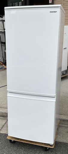 【RKGRE-234】特価！シャープ/167L 2ドア冷凍冷蔵庫/どっちもドア/SJ-C17E-W/中古品/2018年製/当社より近隣無料配達！