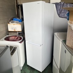【高年式美品】2022年製アイリスオーヤマ レトロ調 2ドア冷蔵庫 高年式美品】2022年製アイリスオーヤマ レトロ調 2ドア冷蔵庫