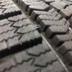 BS BRIDGESTONE BLIZZAK VRX2 185/70R14 14インチ スタッドレス 4本 22年製 バリ溝 カローラアクシオ ノート アリオン等　(VTG731) クレジットカード QRコード決済可能