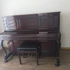 上品でかわいいアップライトピアノ