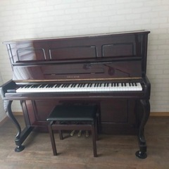 上品でかわいいアップライトピアノ