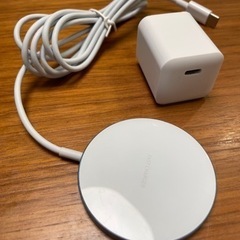 MagSafe充電器 磁気ワイヤレス充電器 マグネット式 マグセ...