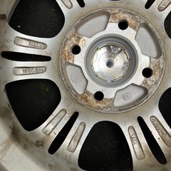 スタッドレスタイヤ　アルミ付き　バリ溝