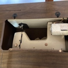 【昭和レトロ】ブラザーミシンモータ71-131　ミシン椅子机付き