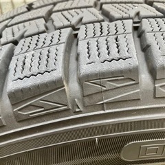 スタッドレスタイヤアルミ付き4本セット！ダンロップ　215/60R16