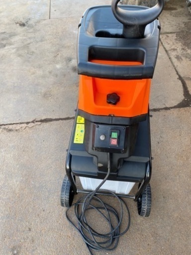 枝シュレッダー YARDFORCE 粉砕機4.5cmAC100V中古押し込み棒付き