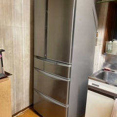 【受け渡し者決定】【無料】冷蔵庫あげます NR-F557XV