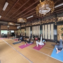 城下町寺ヨガ〜源徳寺〜 − 兵庫県