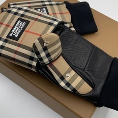 バーバリー　グローブ　手袋　フィンガーレス　ラムレザー　Mサイズ