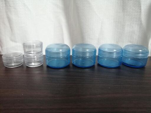 プラスチック　入れ物　コンテナー　フタ付き　ミニサイズ透明３つ　透明青４つ