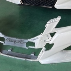 トヨタ　クラウン　AWS210 パールホワイト　フロントバンパー