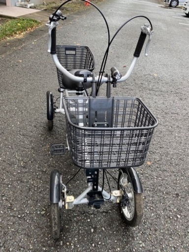 電動アシスト四輪自転車　けんきゃくん